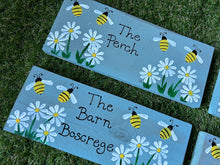 Load image into Gallery viewer, Daisies & Bees Sign