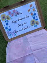 Load image into Gallery viewer, Extra Large Flower Hamper Kit

